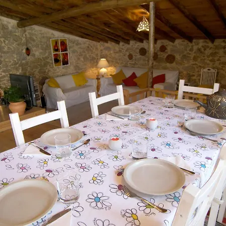 Дом отдыха Secret Garden - Romantic With Patio And Pool - Privacy Reguengo Grande